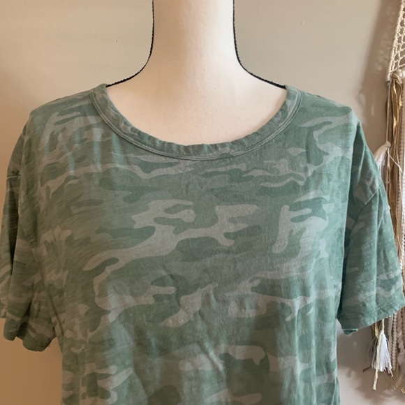 GAP size XL camouflage tee EUC - Picture 2 of 7